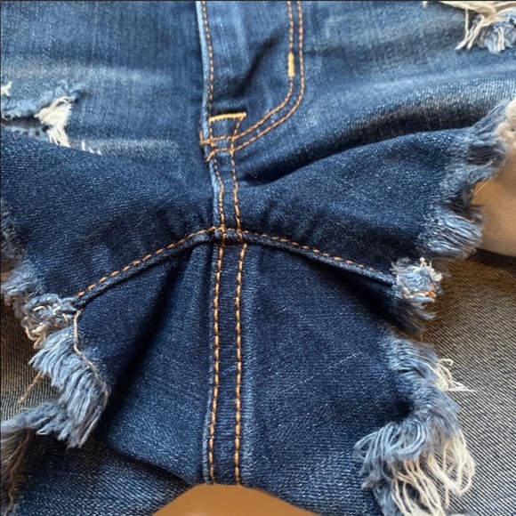 SOLD American Eagle Distressed Denim HiRise Shorts - Picture 3 of 5